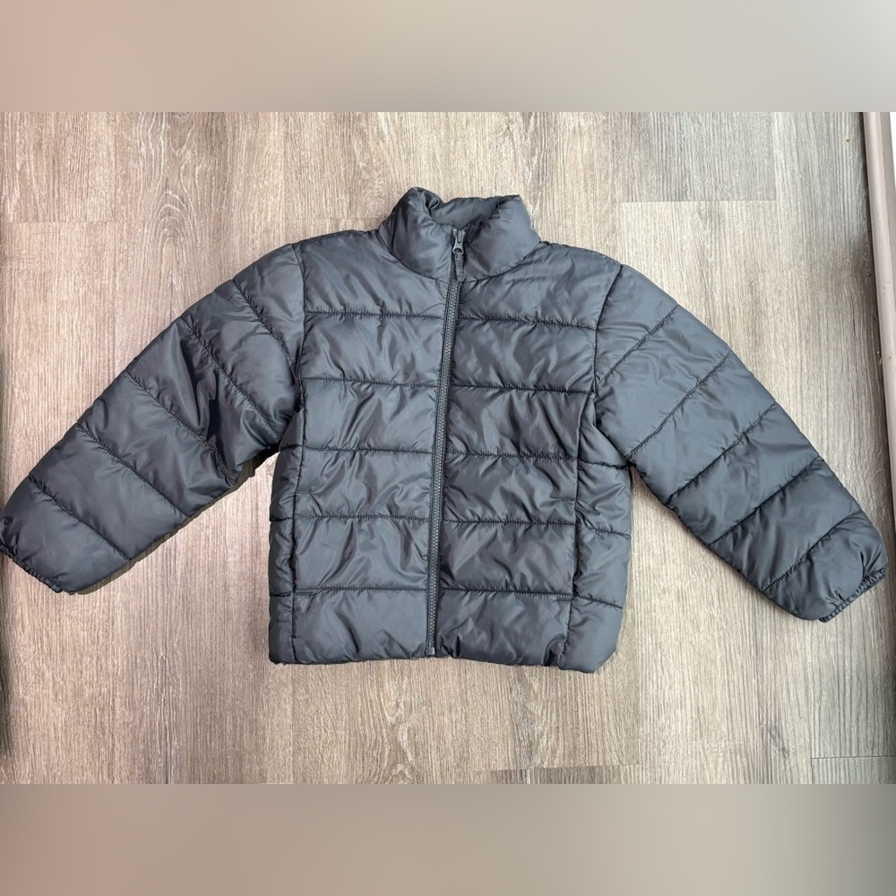 The Children’s Place Kids Gray Puffer Jacket Size 5 6